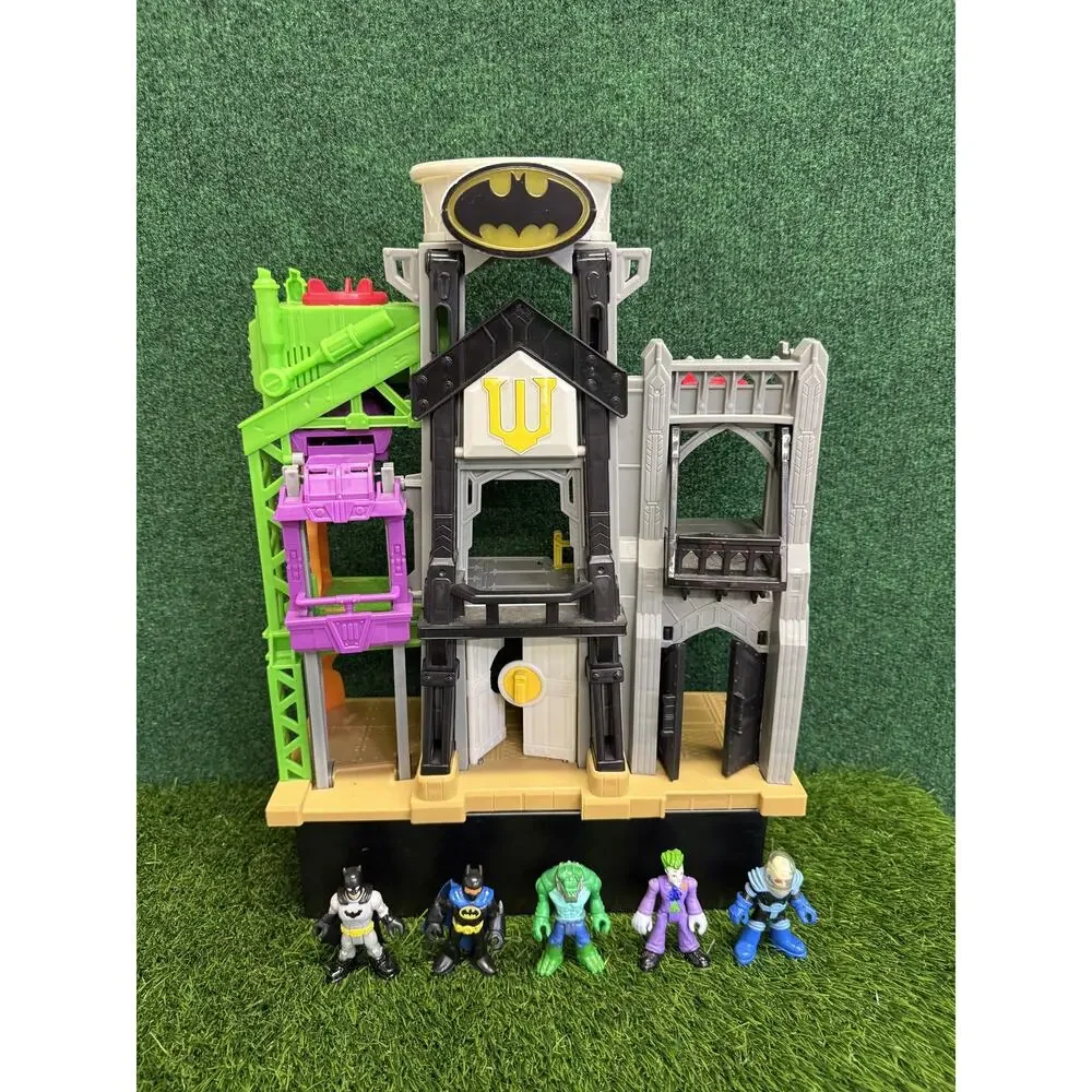 Fisher-Price Imaginext DC Super Friends Batman Gotham City Playset 5 Figures